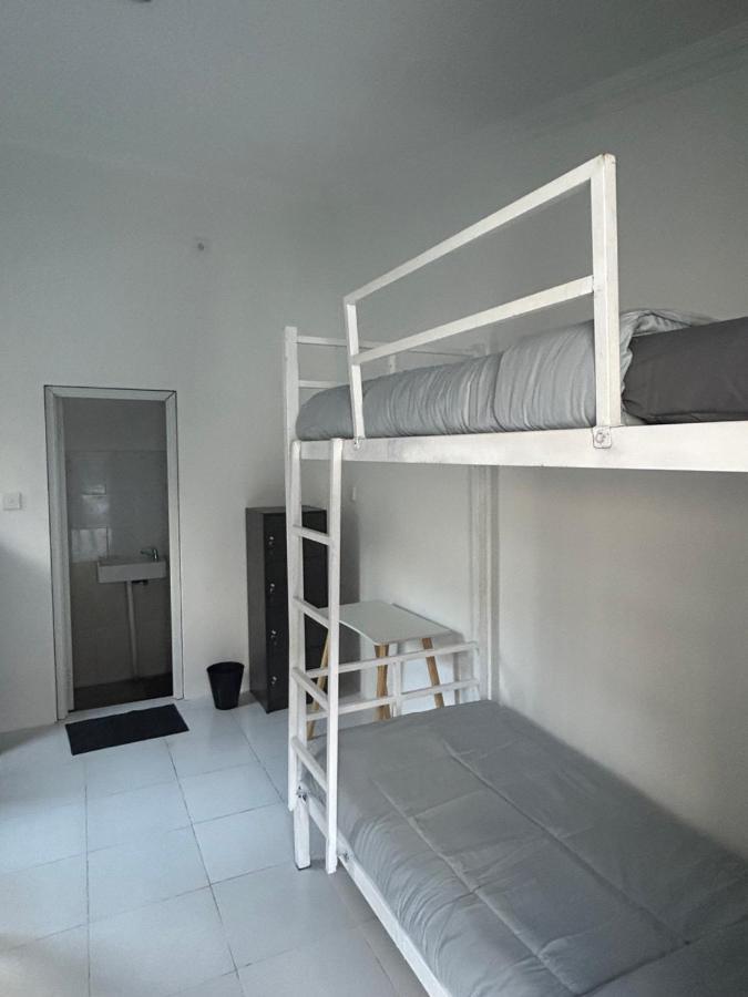 White Sandat Guest House Ubud  Exterior photo
