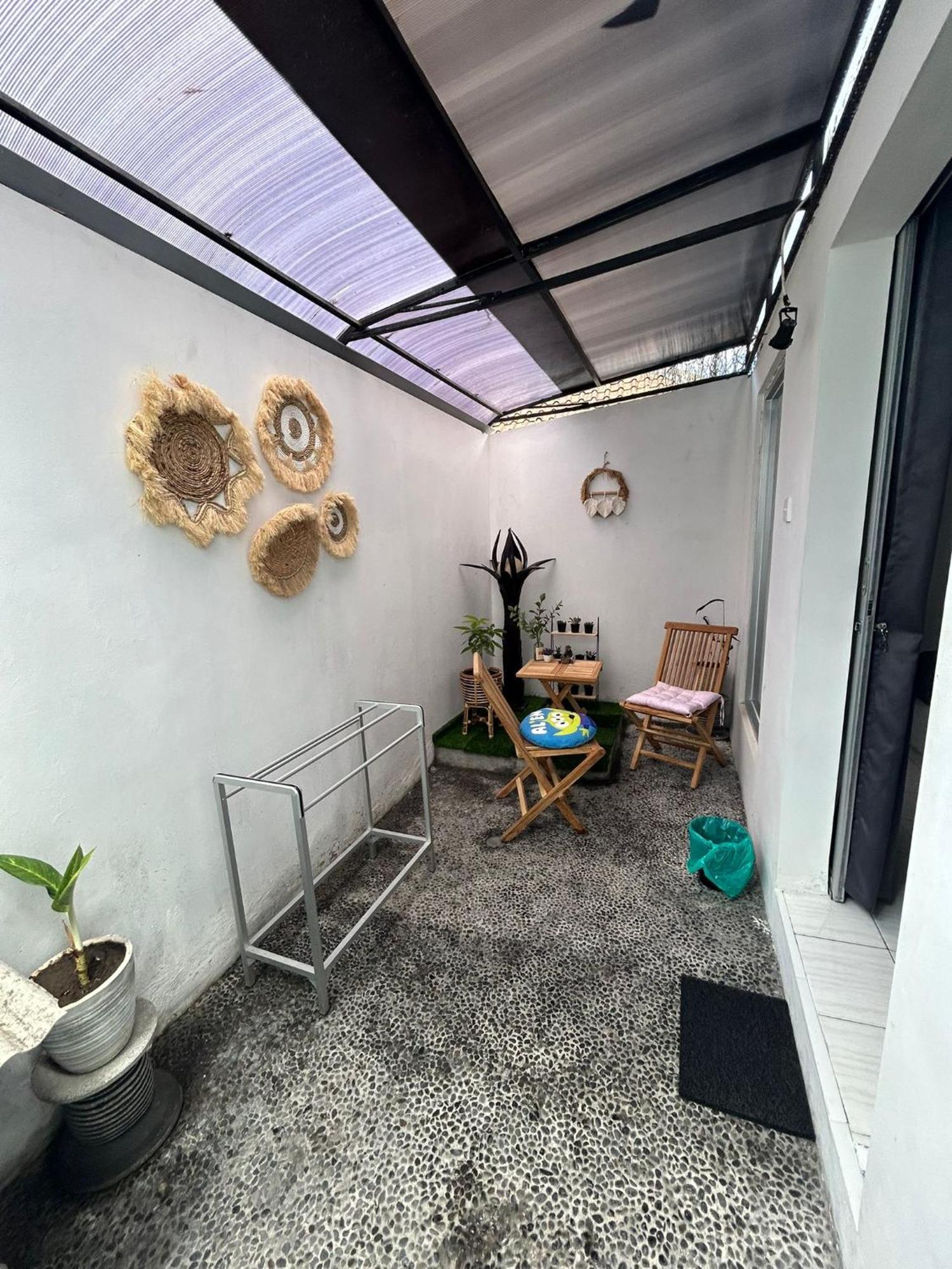 White Sandat Guest House Ubud  Exterior photo