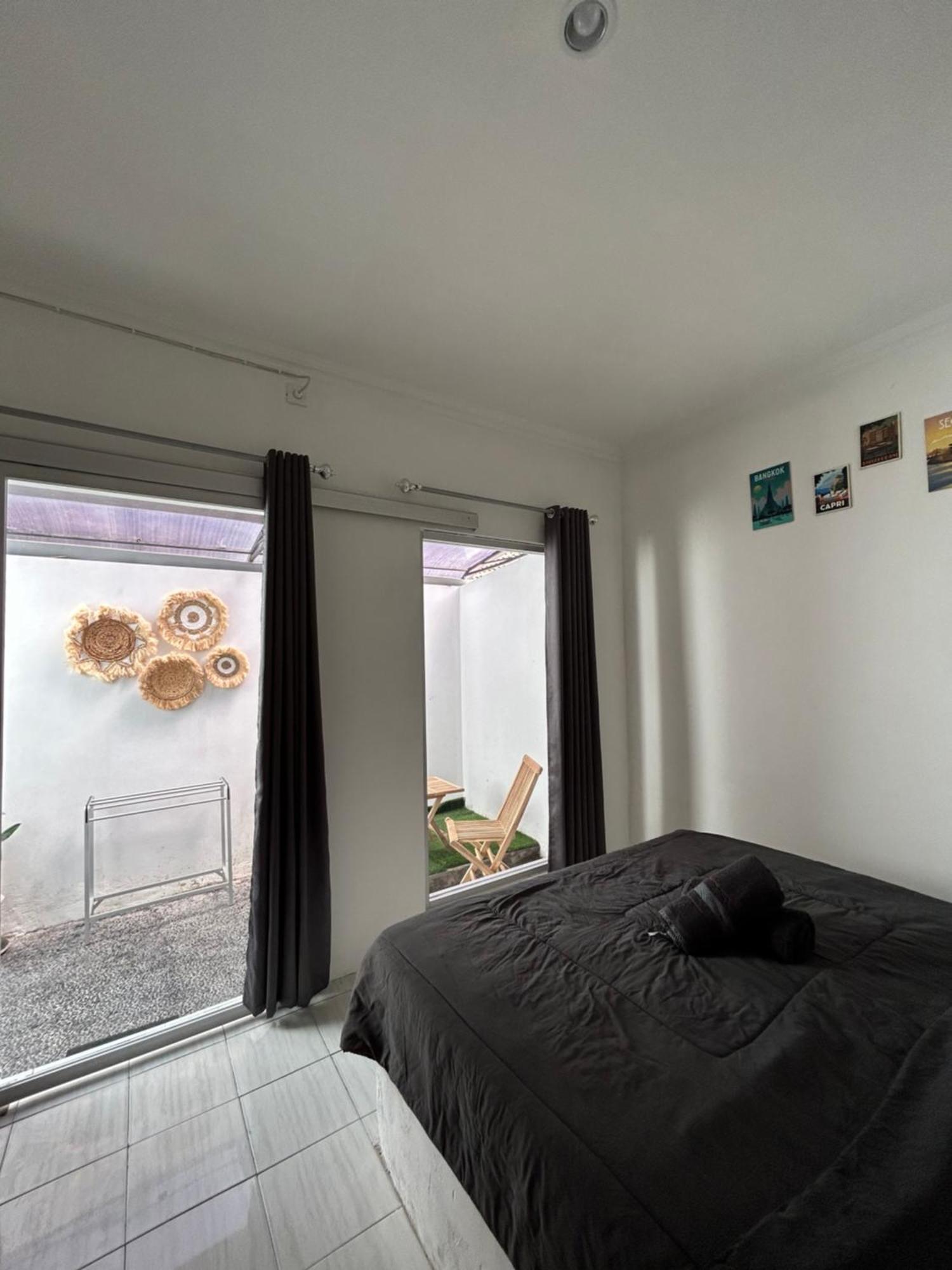 White Sandat Guest House Ubud  Exterior photo